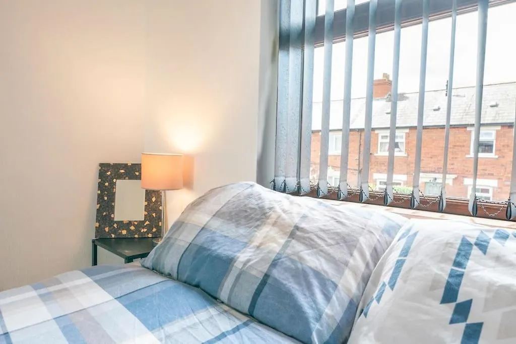 Modern 3 Bedroom House Close To Ferry And City Centre Belfast Holiday home