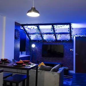 https://stunning-two-bed-city-centre-apartment.yorkshirehotels.net