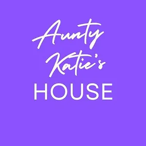 Aunty Katie's House, Ni Tourist Board Certified & Located On The Main Oldpark Road To Belfast, With Free Continental Breakfast & Free Ultra Fast Sky Internet, Free Sky Sports & Free Sky Cinema, Self-check In After 10pm Gmt Hostal