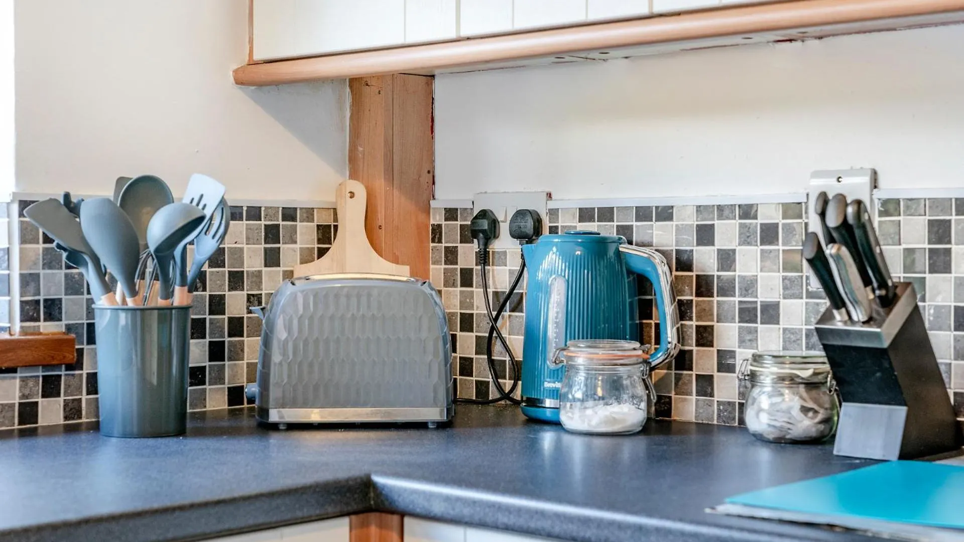 Modern 3 Bedroom House Close To Ferry And City Centre Belfast